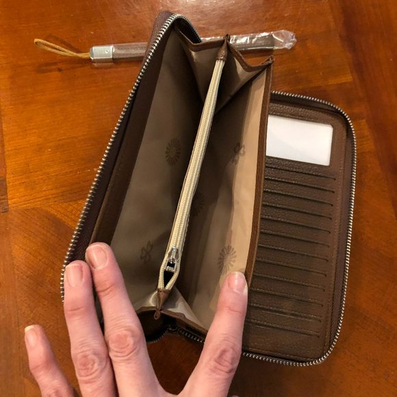 Unknown Handbags - NWOT Brown Faux Leather Wallet